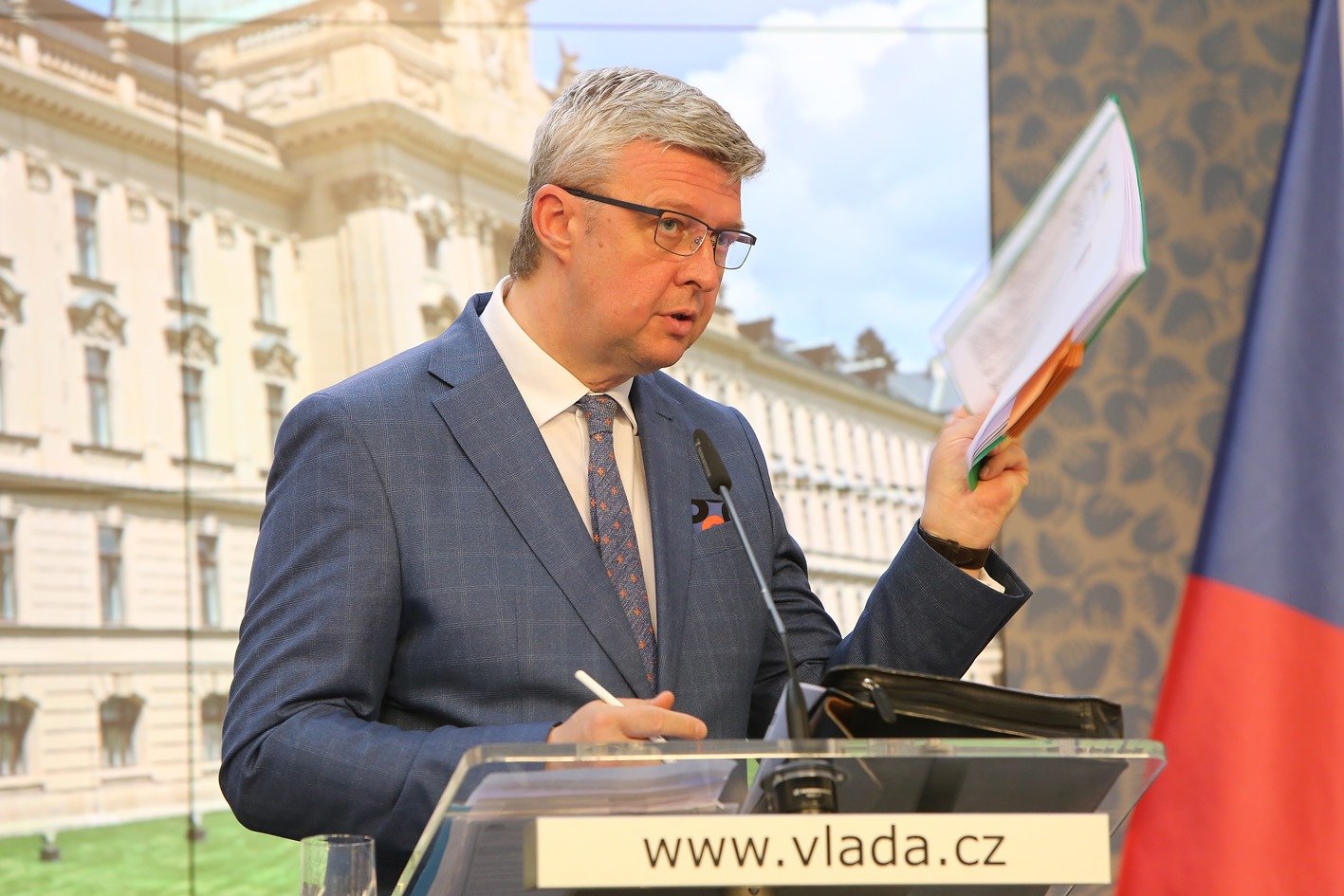 Vicepremiér a ministr průmyslu a obchodu Karel Havlíček (za ANO).