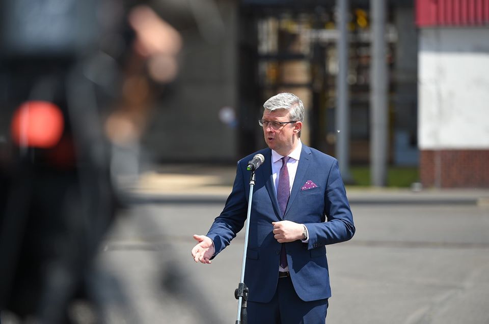Ministr dopravy Karel Havlíček (za ANO).