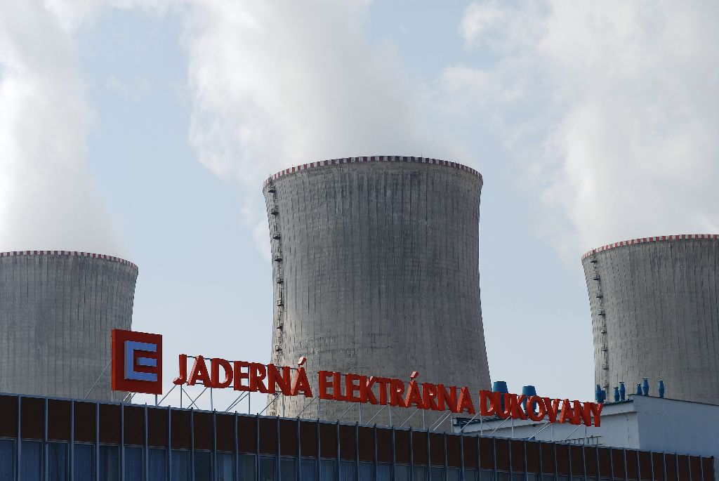 Jaderná elektrárna Dukovany.