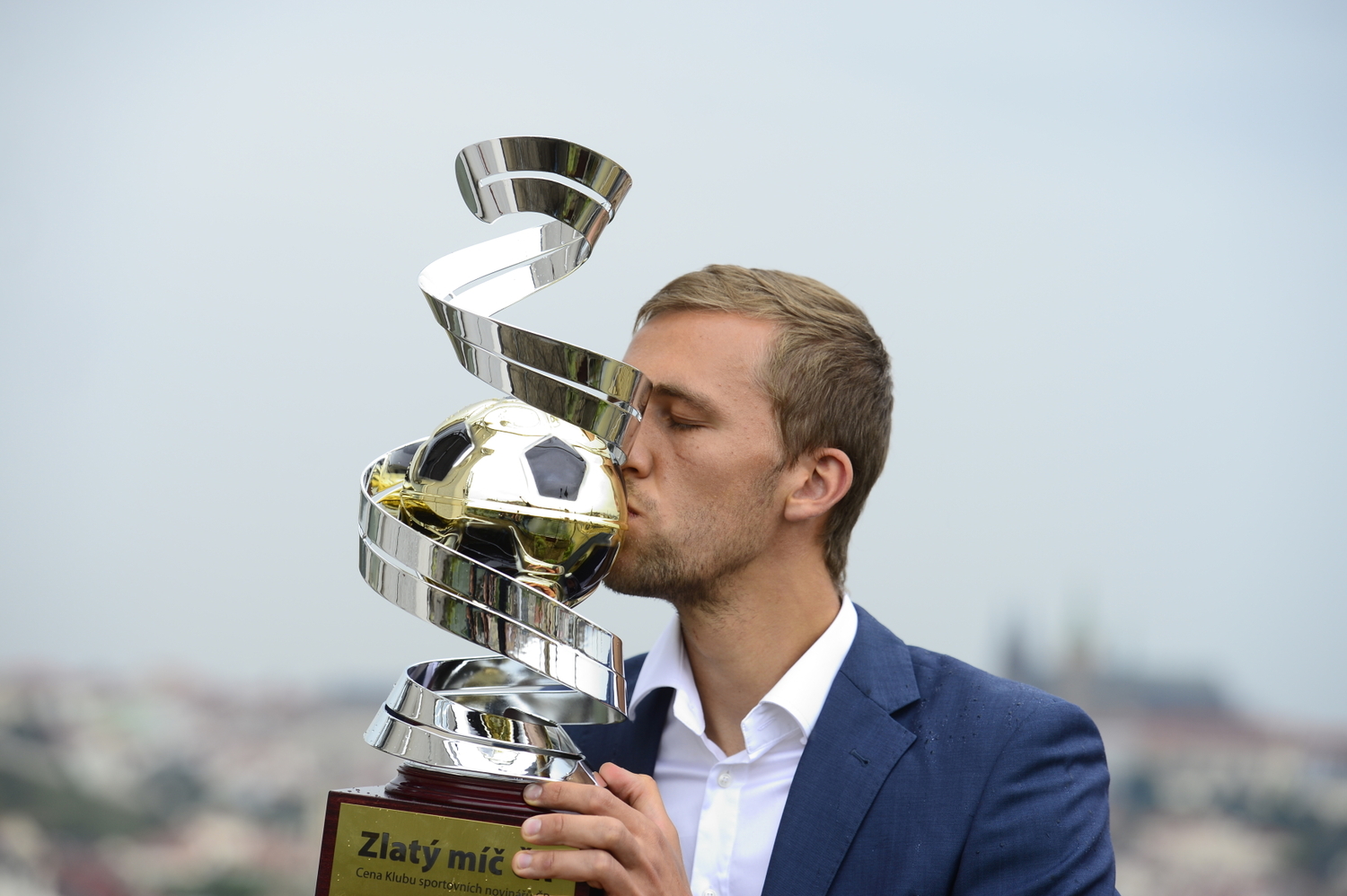 Záložník Tomáš Souček.