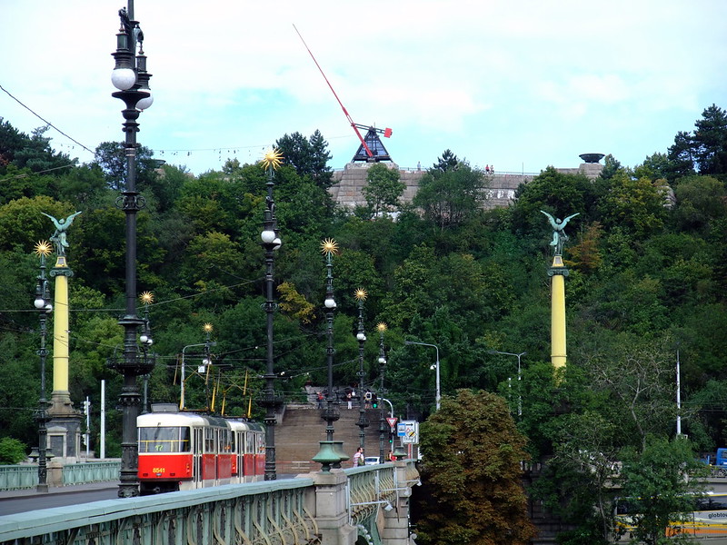 Pražský metronom.