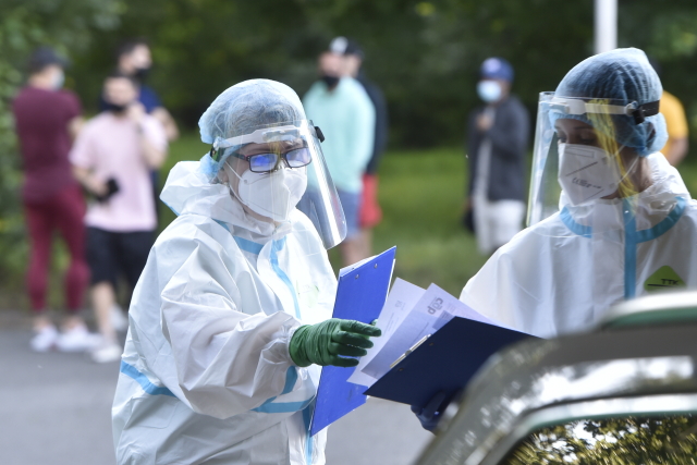Testování na koronavirus.