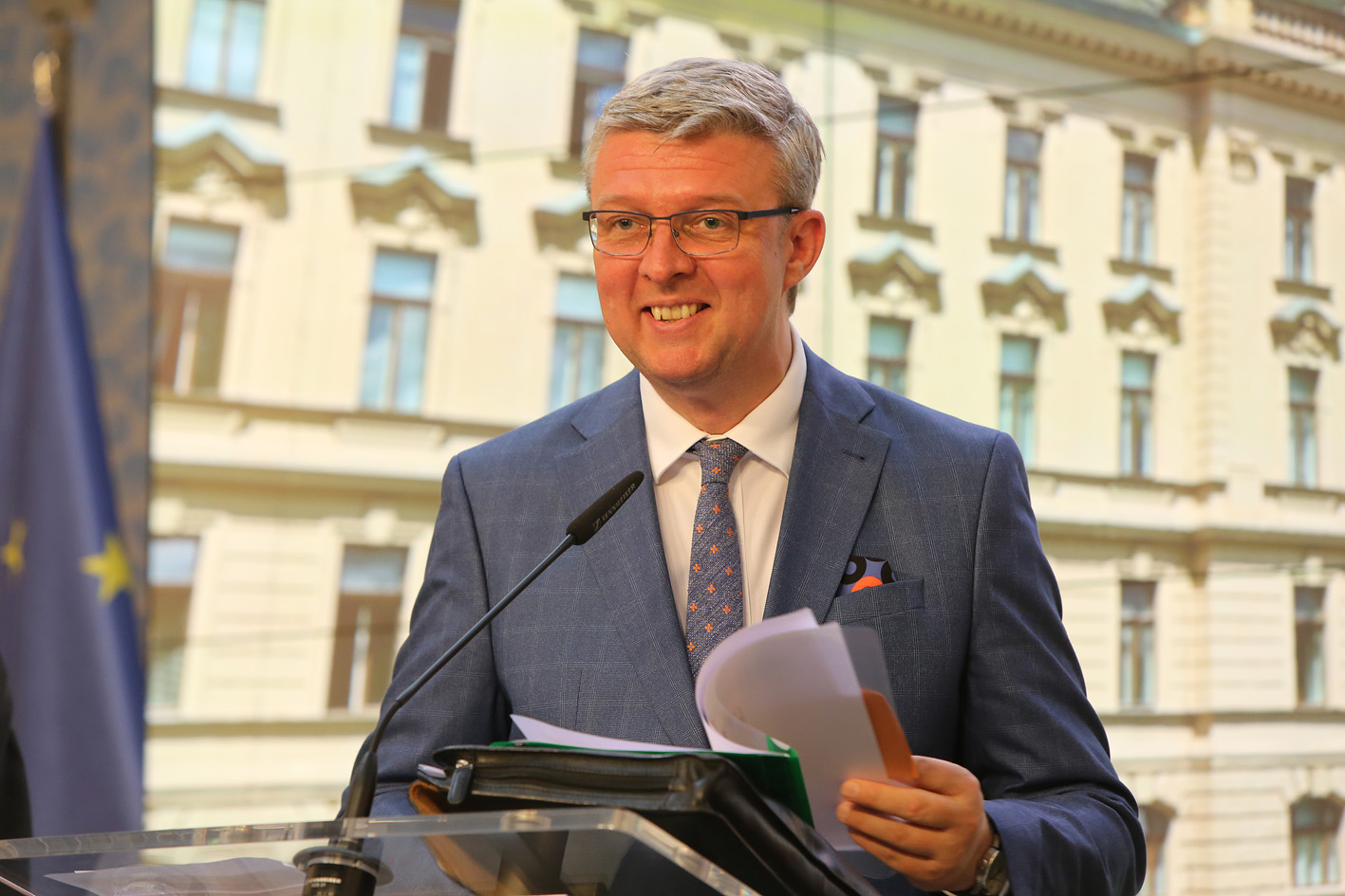 Ministr dopravy Karel Havlíček (za ANO). 