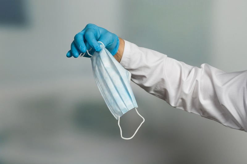V Česku se covidem nakazilo od začátku epidemie přes 21 tisíc lidí.