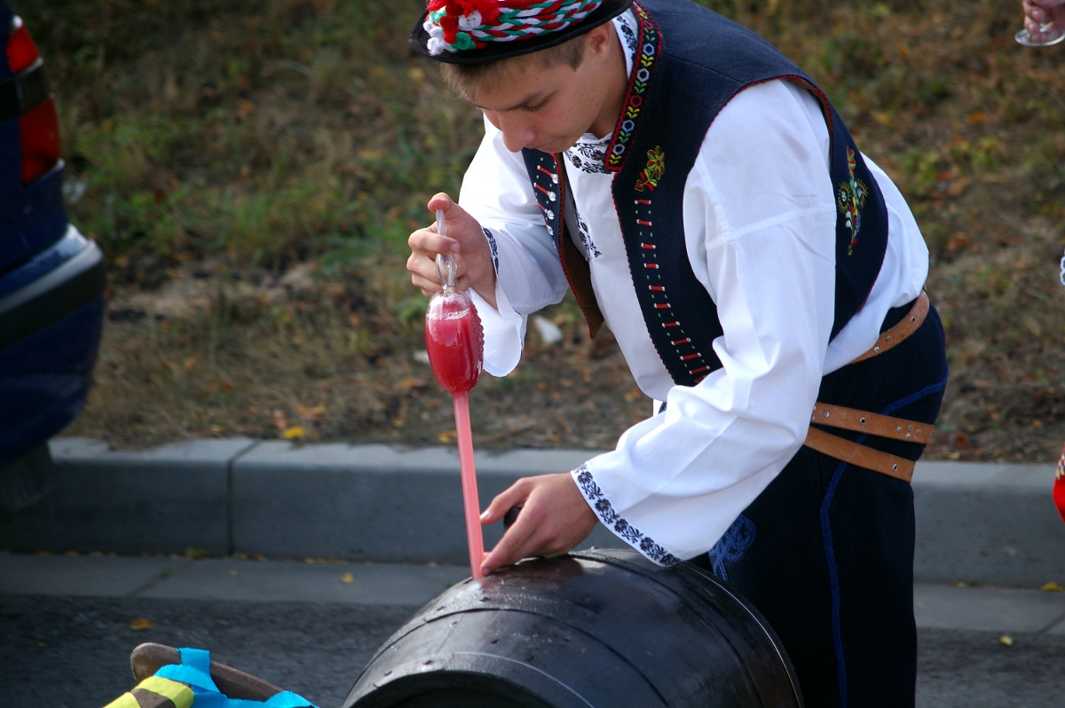 Koštování burčáku.