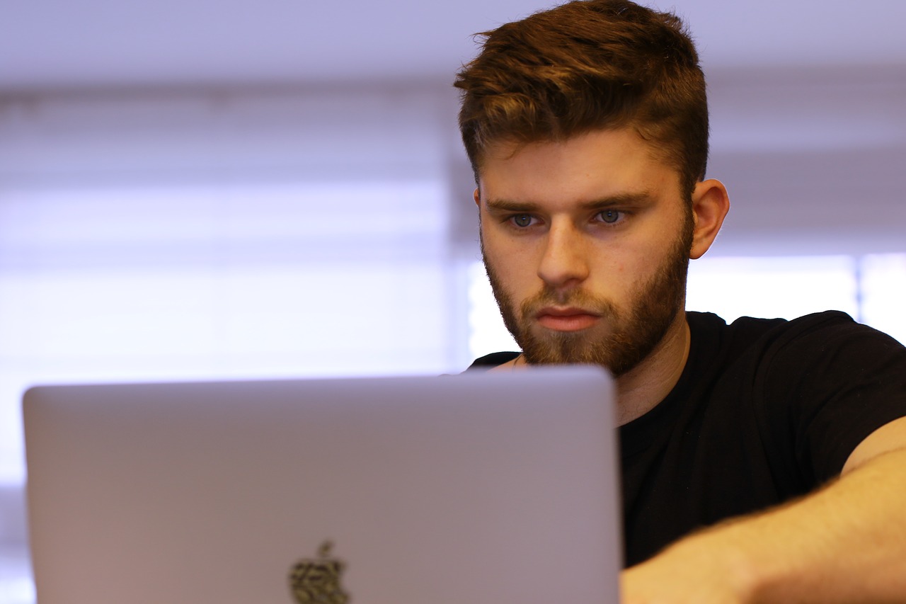 Zpátky do školy, na MBA. Moderně, bezpečně a zcela online