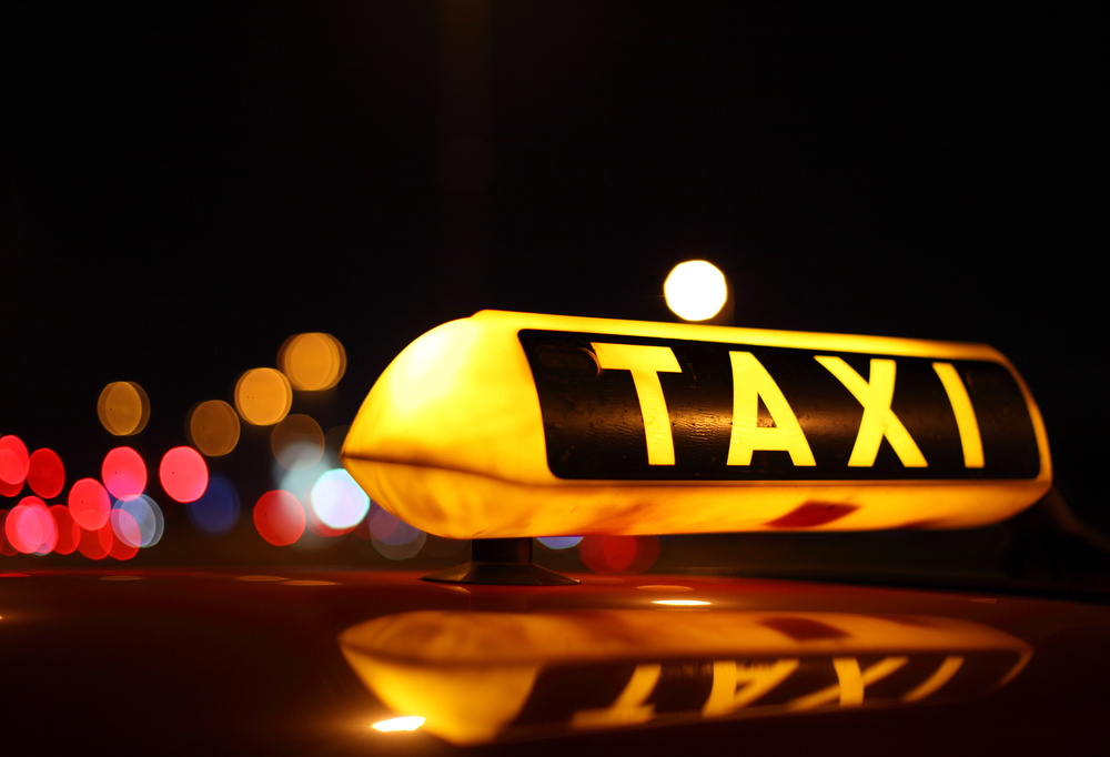 Řada taxikářů už zastavila nebo omezila činnost.