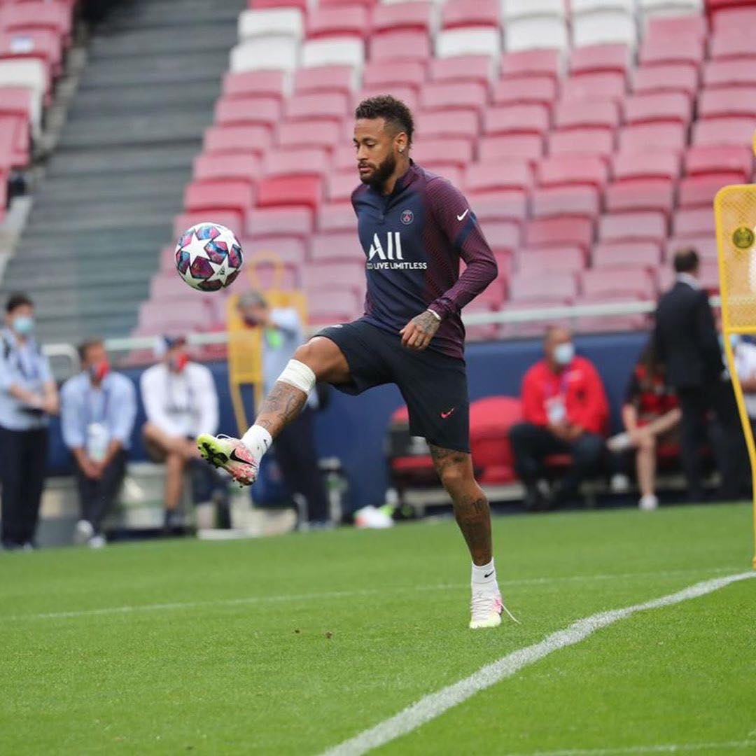 Kanonýr Paris Saint Germain Neymar rozhodl hattrickem o výhře brazilských fotbalistů v kvalifikaci mistrovství světa.