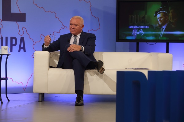 Moderátor pořadu Jaromír Soukup a místopředseda hnutí ANO Jaroslav Faltýnek.