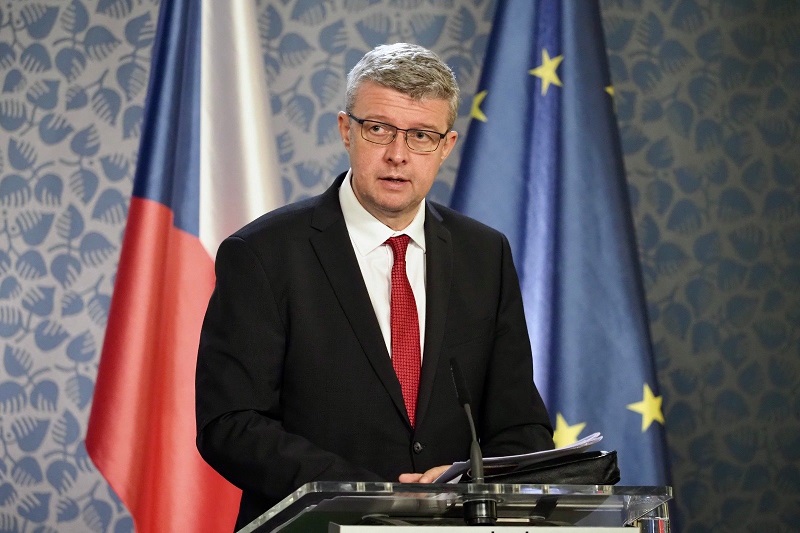 Ministr průmyslu a obchodu Karel Havlíček (za ANO).