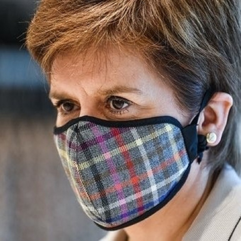 Skotská premiérka chce referendum už příští rok, Johnson nikoliv.