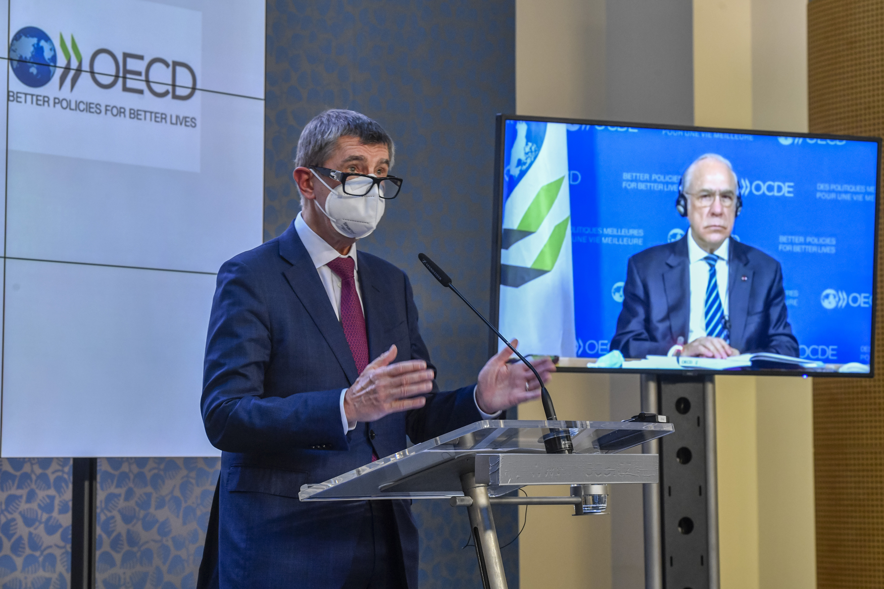 Premiér Andreje Babiš (ANO) a generální tajemník OECD Angel Gurría.