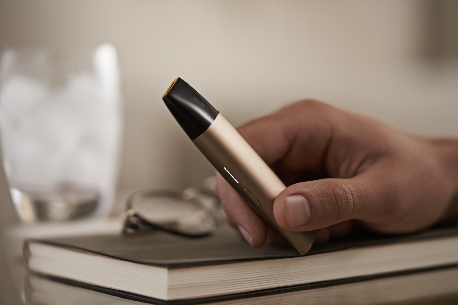 Nová elektronická cigareta bez dýmu IQOS VEEV.