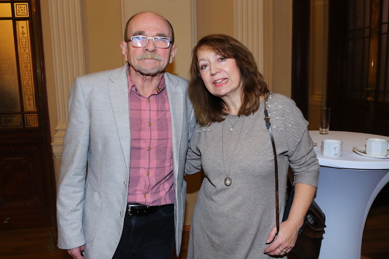 Jaroslav Uhlíř s manželkou Helenou. Jaroslav Uhlíř s manželkou Helenou.