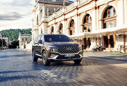Hyundai Santa Fe Plug-in Hybrid.