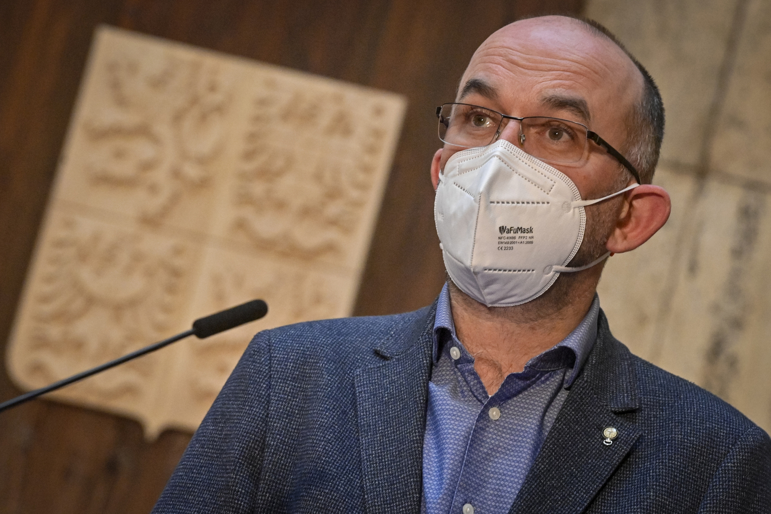 Ministr zdravotnictví Jan Blatný (za ANO).