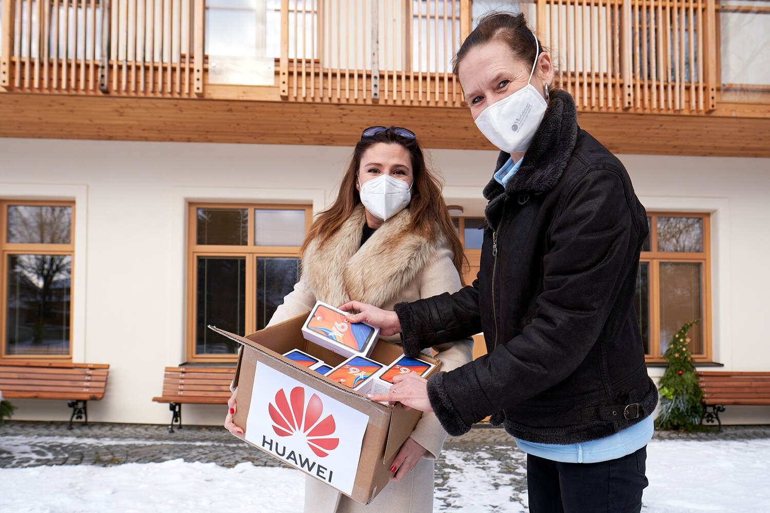 Huawei pomáhá seniorům zůstat ve spojení.