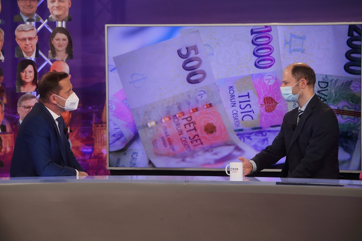 Moderátor pořadu Jaromír Soukup a viceprezident Svazu průmyslu a dopravy Radek Špicar.