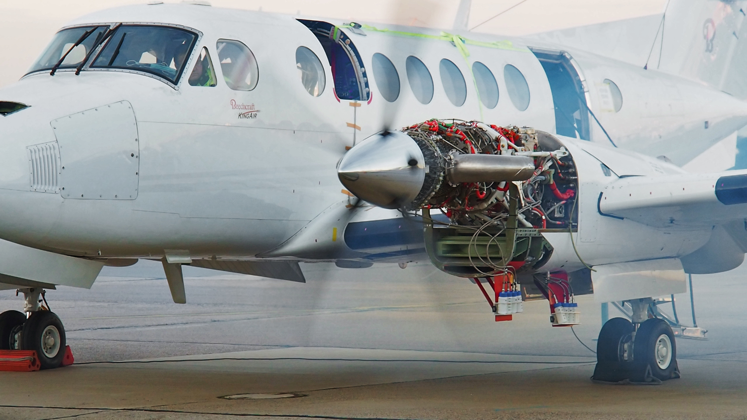 Turbovrtulový motor GE Catalyst, v upraveném letounu King Air 350.