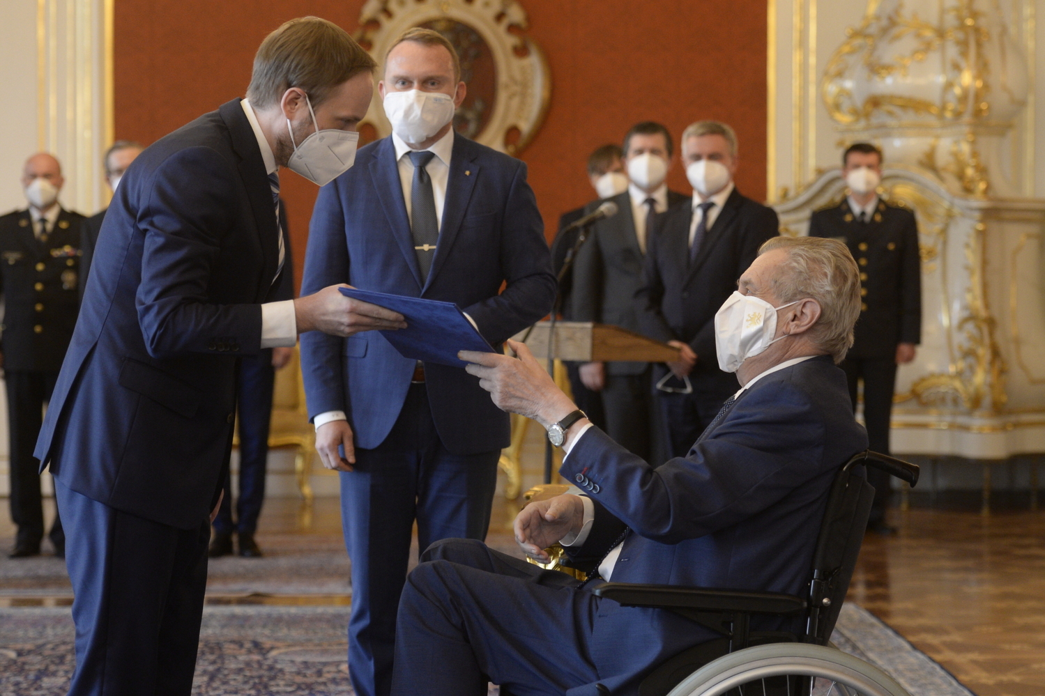 Prezident Miloš Zeman jmenuje nového ministra zahraničí Jakuba Kulhánka (ČSSD).