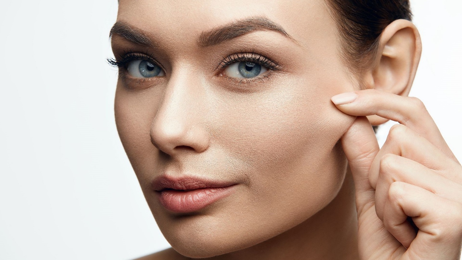 Vraťte pleti její pružnost a pevnost díky těmto 5 tipům