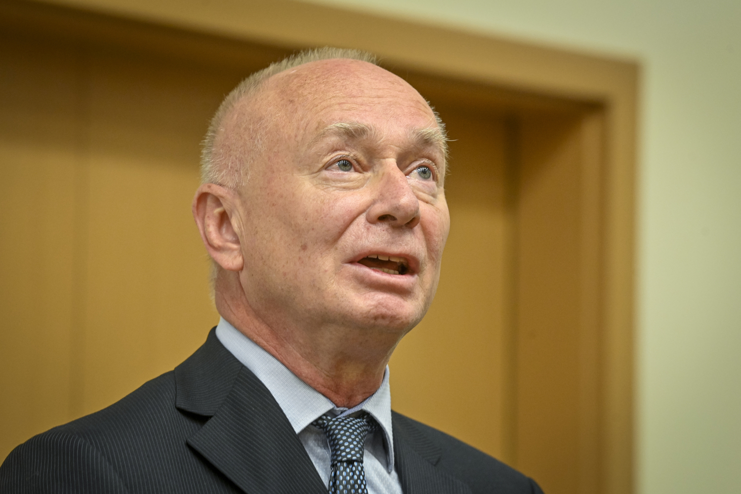 Gastroenterolog IV. Interní kliniky pražské Všeobecné fakultní nemocnice Tomislav Švestka 8. června 2021 na tiskové konferenci v Praze hovoří o tom, jak pandemie covid-19 zhoršila zdravotní stav Čechů.
