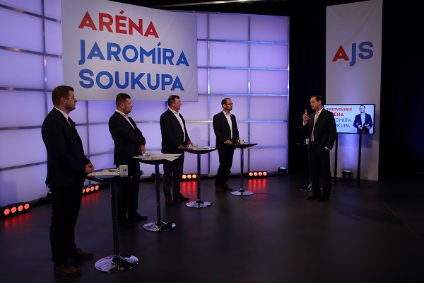 Moderátor pořadu Jaromír Soukup.