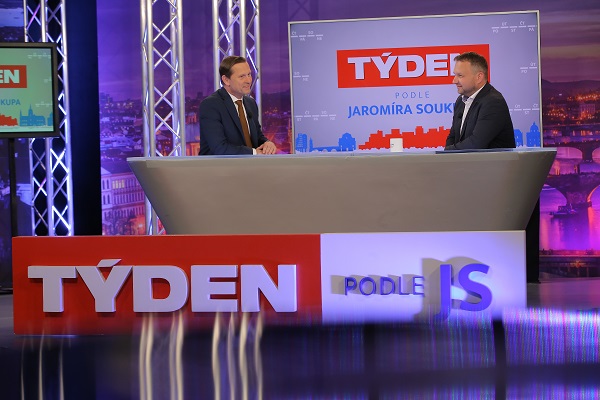 Moderátor pořadu Jaromír Soukup a předseda KDU-ČSL Marian Jurečka.