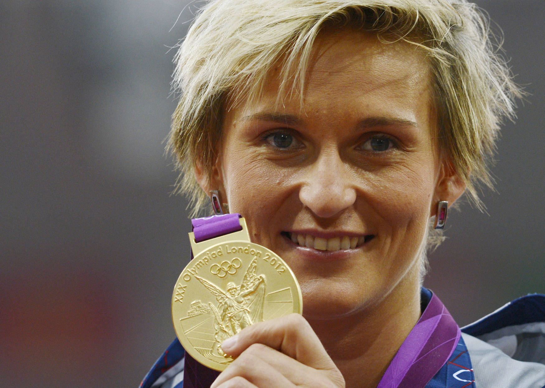 Letní olympijské hry Londýn 2012, LOH, 10. srpna, oštěp, ženy, medailový ceremoniál. Česká reprezentantka Barbora Špotáková se zlatou medailí.