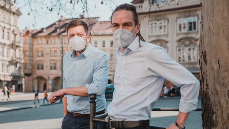Živě: Piráti a Starostové zahájí horkou fázi kampaně.
