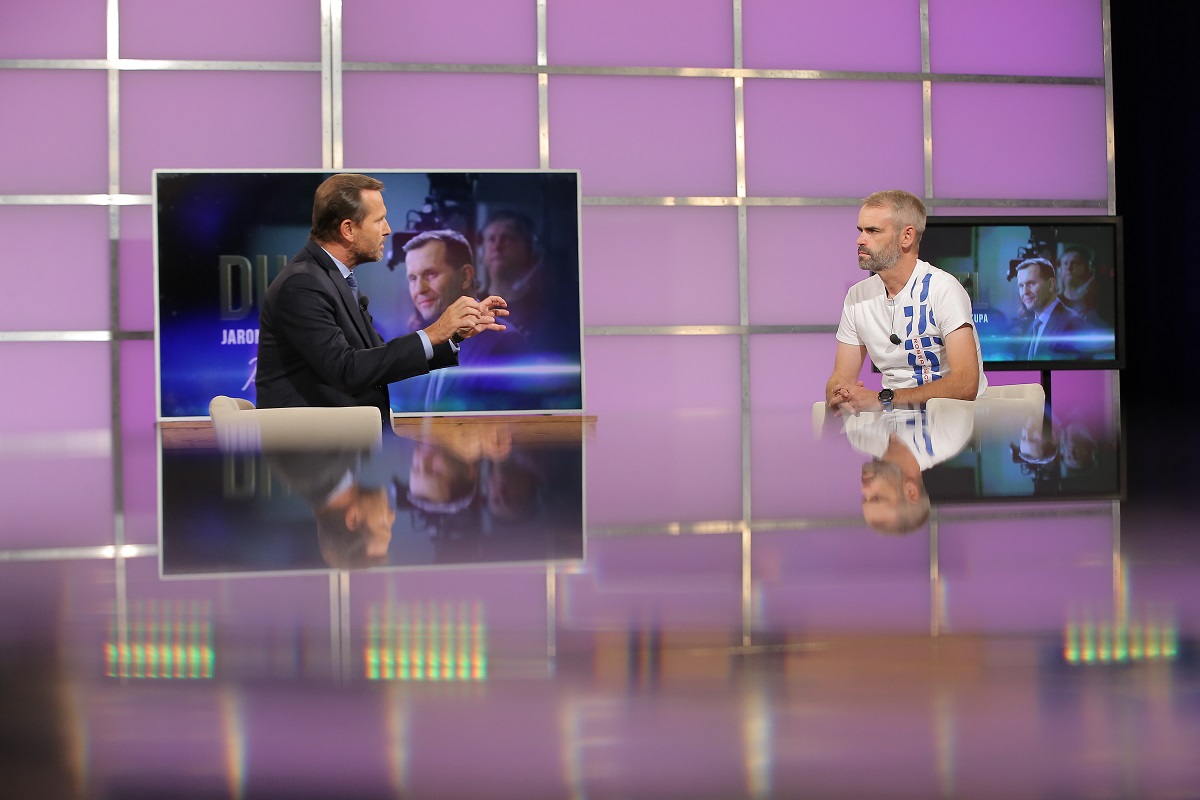 Moderátor pořadu Jaromír Soukup a lídr občanského hnutí Přísaha Robert Šlachta.
