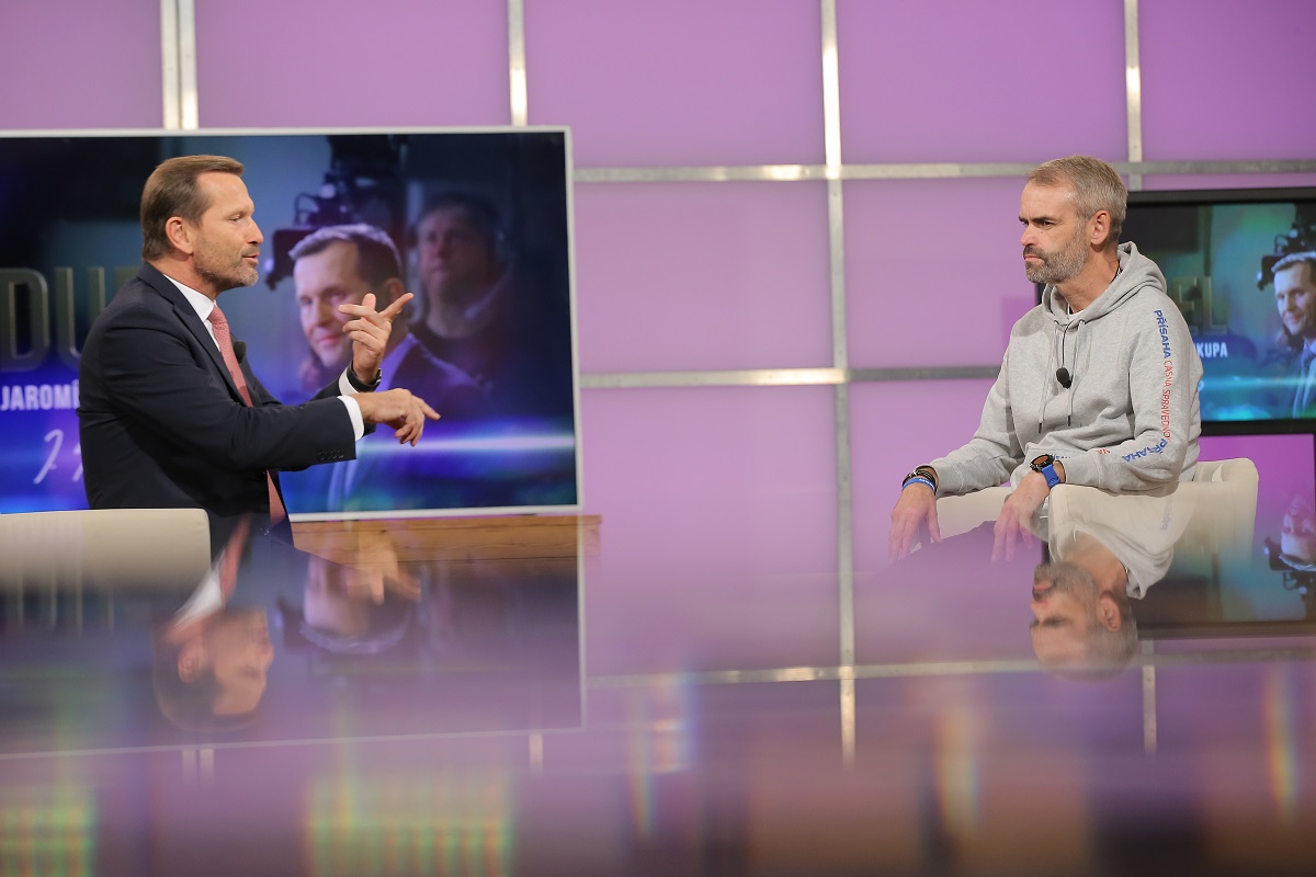 Moderátor pořadu Jaromír Soukup a lídr občanského hnutí Přísaha Robert Šlachta.