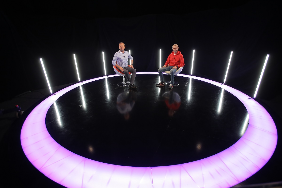Moderátor pořadu Jaromír Soukup a lídr občanského hnutí Přísaha Robert Šlachta.