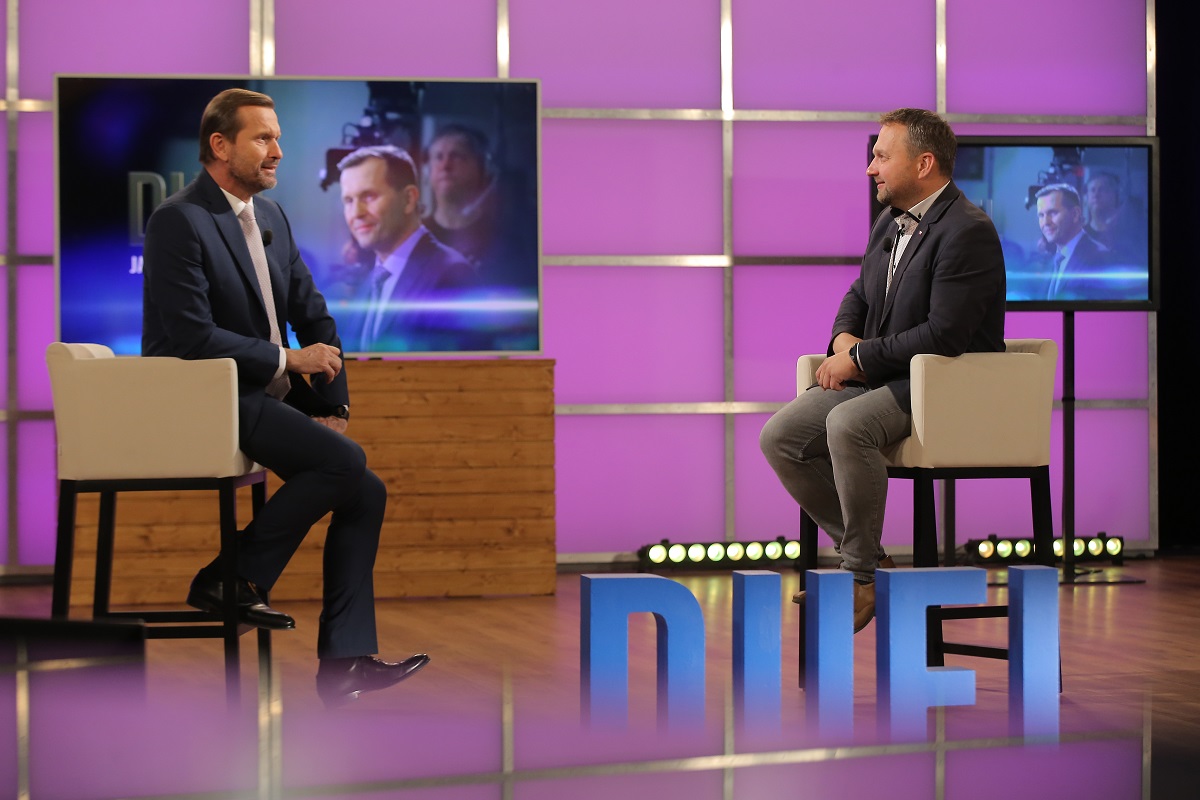 Moderátor pořadu Jaromír Soukup a předseda KDU-ČSL Marian Jurečka.