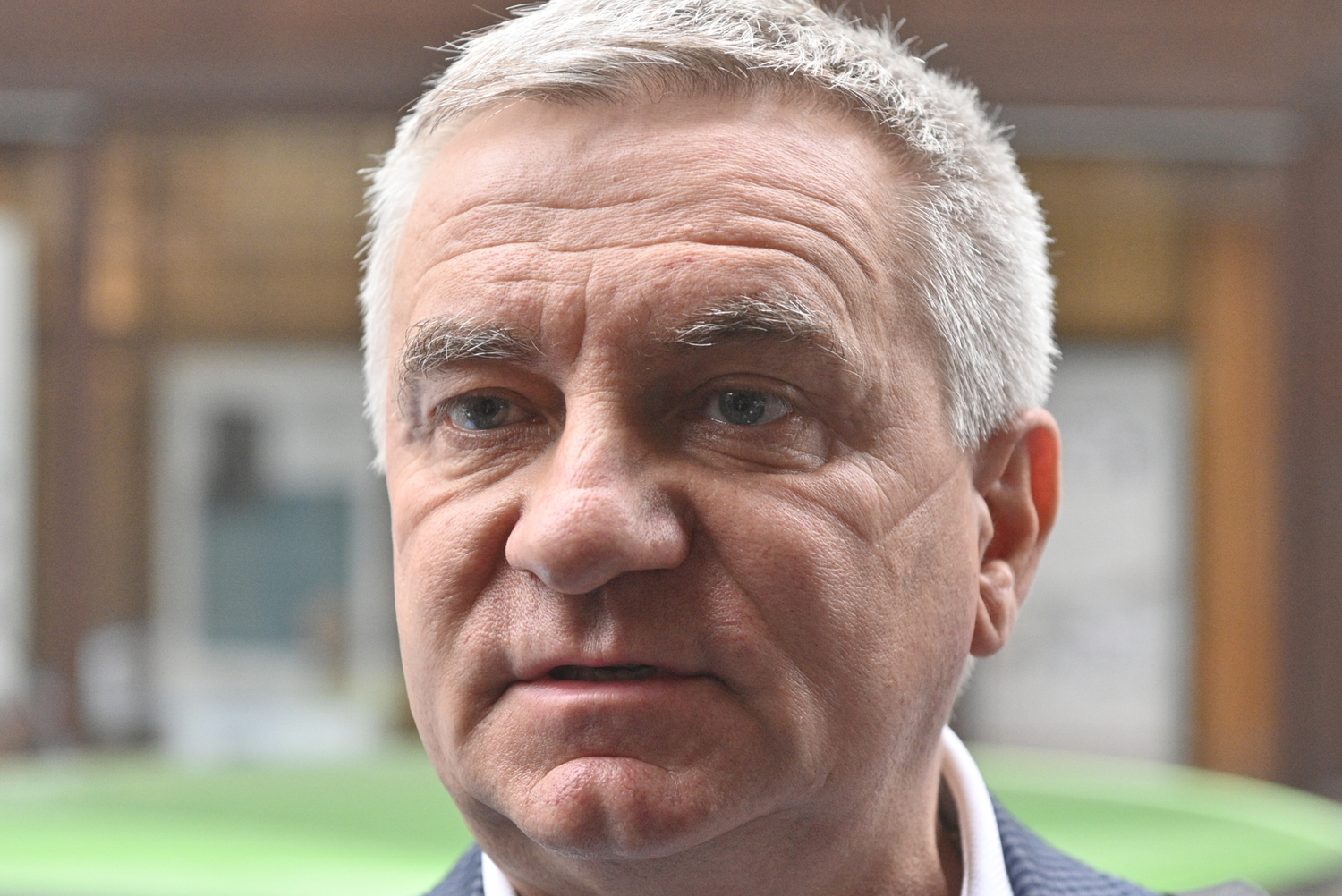 Kancléř prezidenta Vratislav Mynář vypovídal na policii 11. listopadu 2021. Kriminalisté prověřují podezření na neposkytnutí pomoci před prezidentovou hospitalizací a falšování prezidentova podpisu.