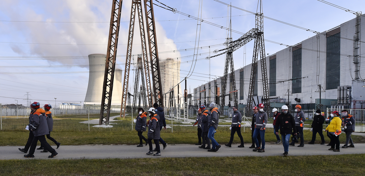 Jaderná elektrárna Dukovany.