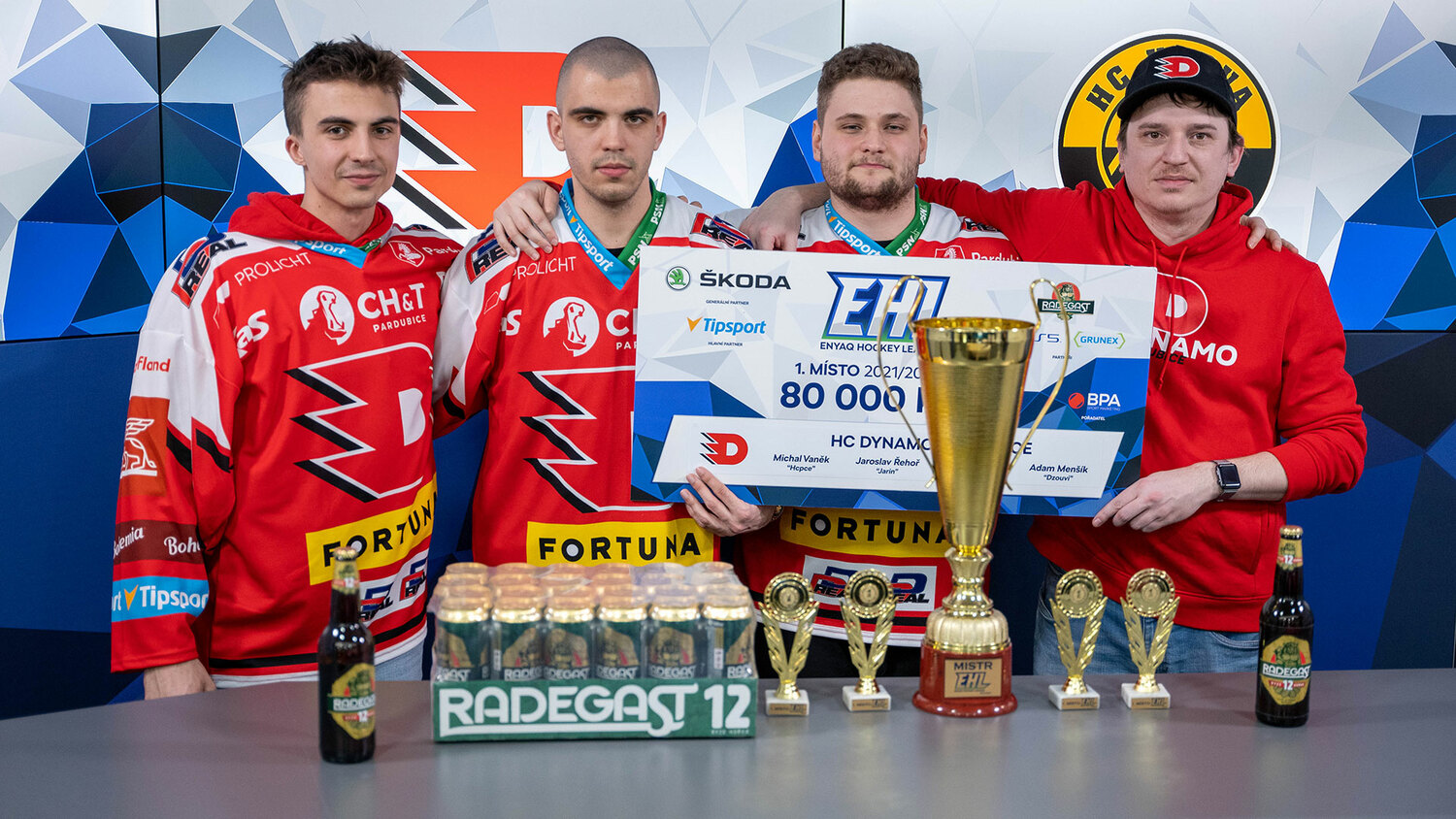 HC Dynamo Pardubice vládne virtuálnímu hokeji, klub si připsal už druhý mistrovský titul v řadě.
