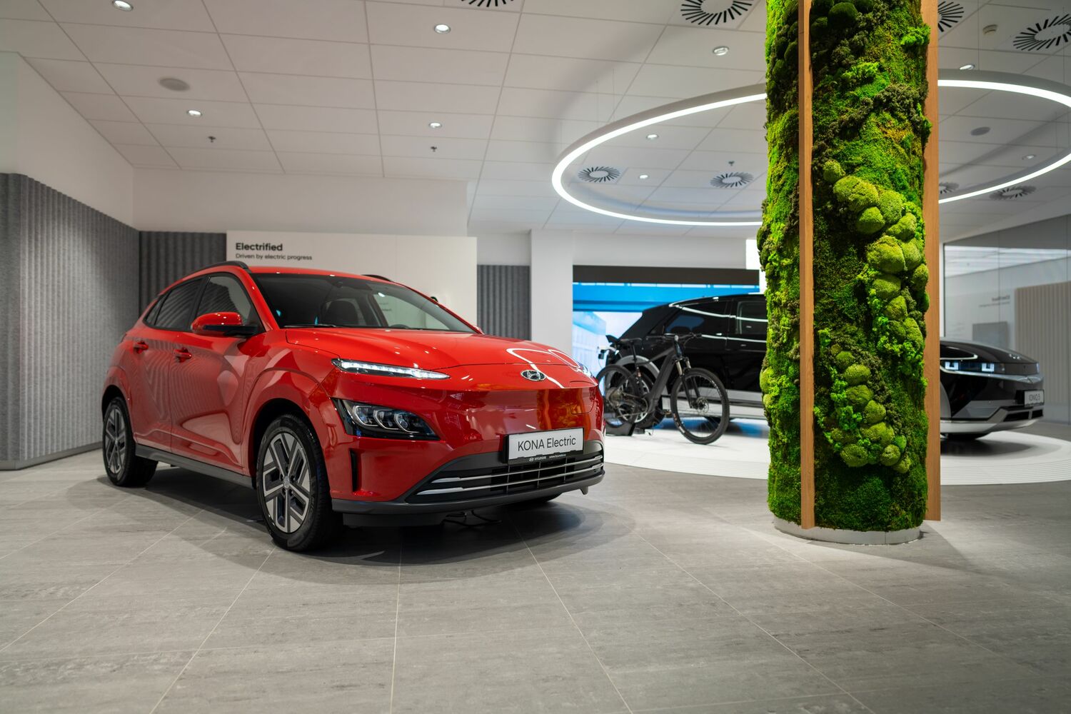 Showroom jihokorejské automobilky Hyundai v České republice. 