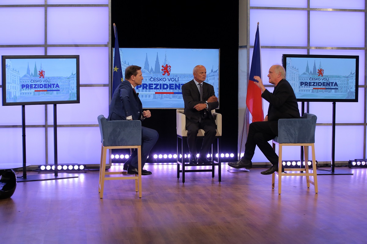 Moderátor pořadu Jaromír Soukup, hudebník a politik Michael Kocáb a podnikatel Michal Horáček.