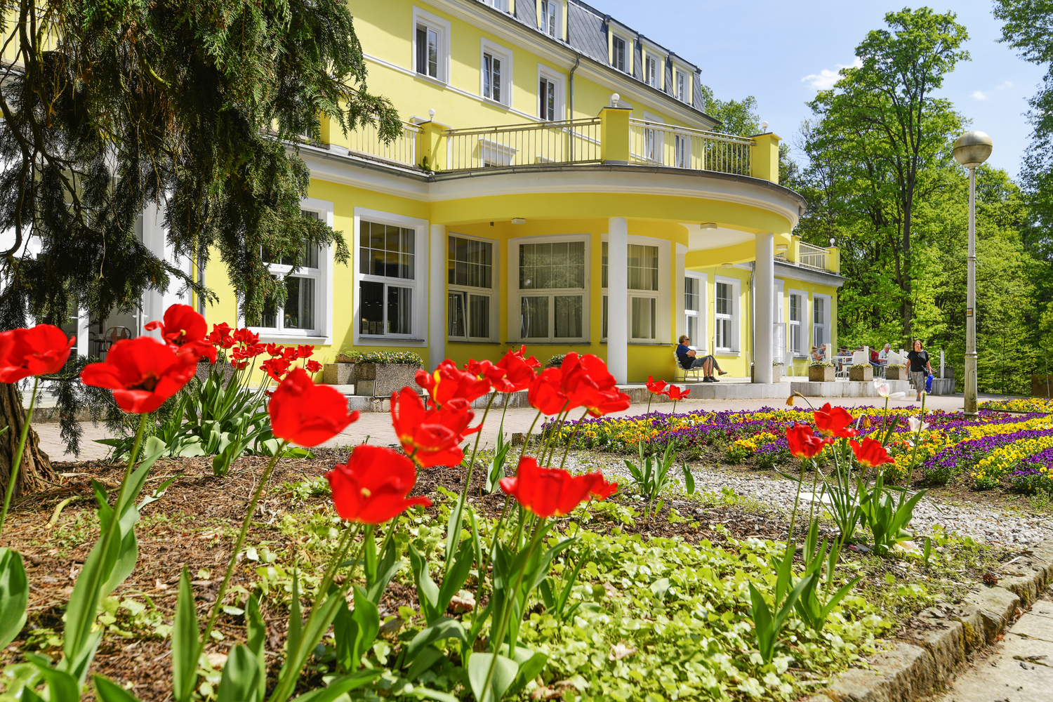Hotel Prusík v Konstantinových Lázních, 11. května 2022. Léčebné lázně se chystají na zahájení 219. lázeňské a turistické sezony.