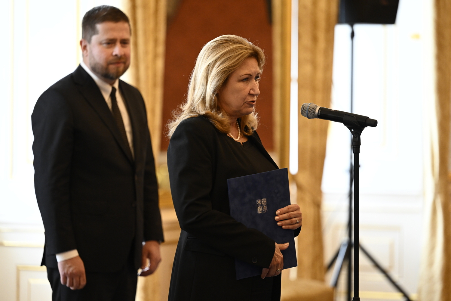 Prezident Miloš Zeman jmenoval členy bankovní rady České národní banky, 8. června 2022, Pražský hrad. Viceguvernérka Eva Zamrazilová.