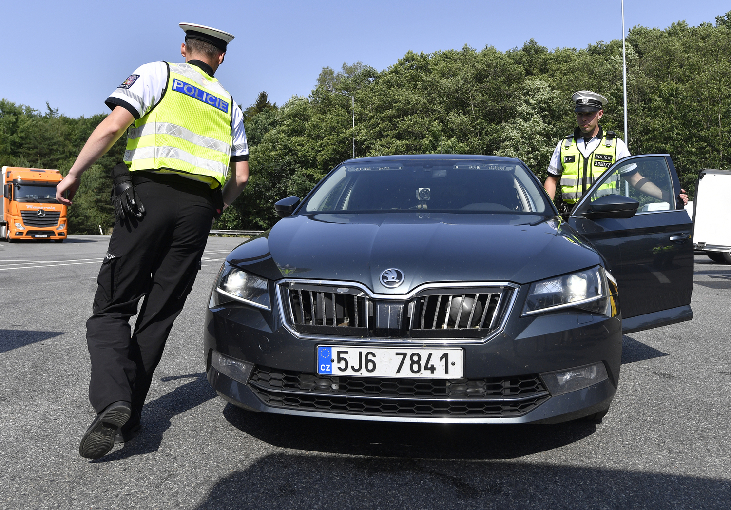 Práce dálniční policie (ilustrační foto).
