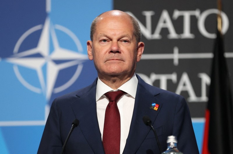 Německý kancléř Olaf Scholz pořádá tiskovou konferenci poslední den summitu NATO v IFEMA Convention Center, v Madridu, Španělsko dne 30. června 2022 (ilustrační foto). ČTK/AA/ABACA/AA/ABACA.
