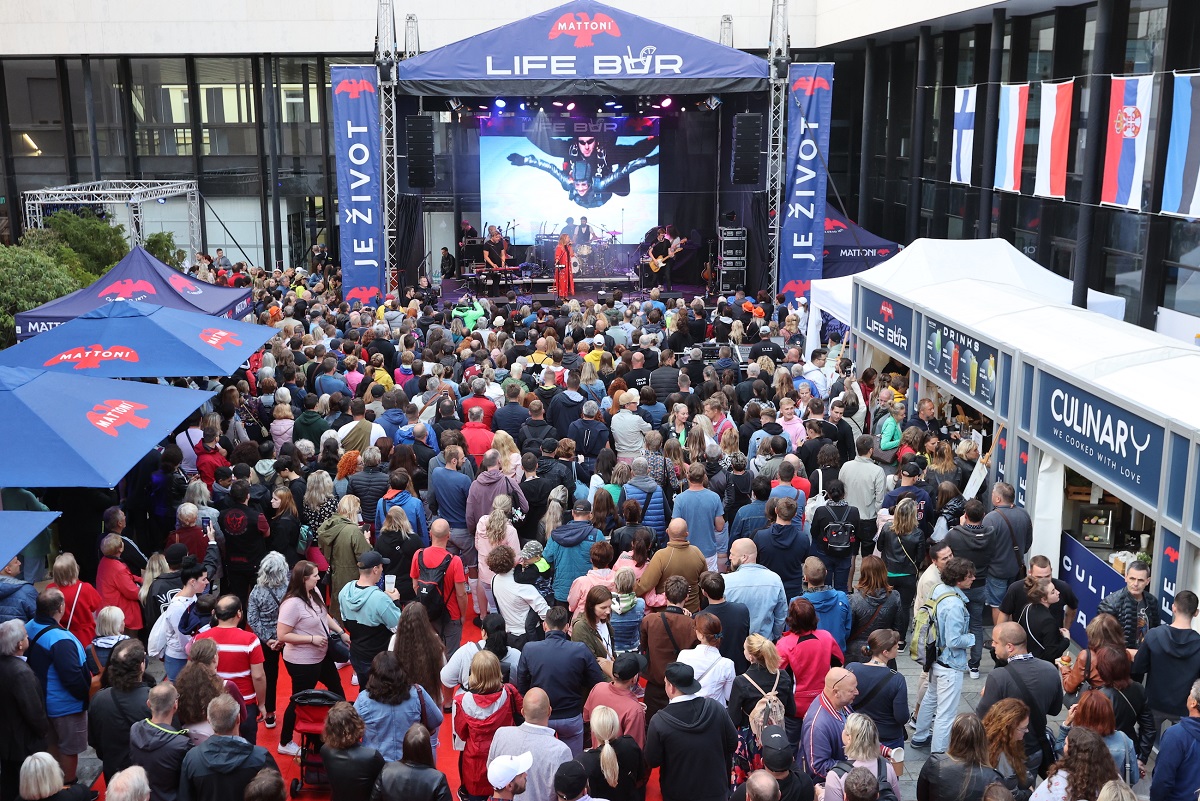 Koncert Anety Langerové v Mattoni Life Baru.