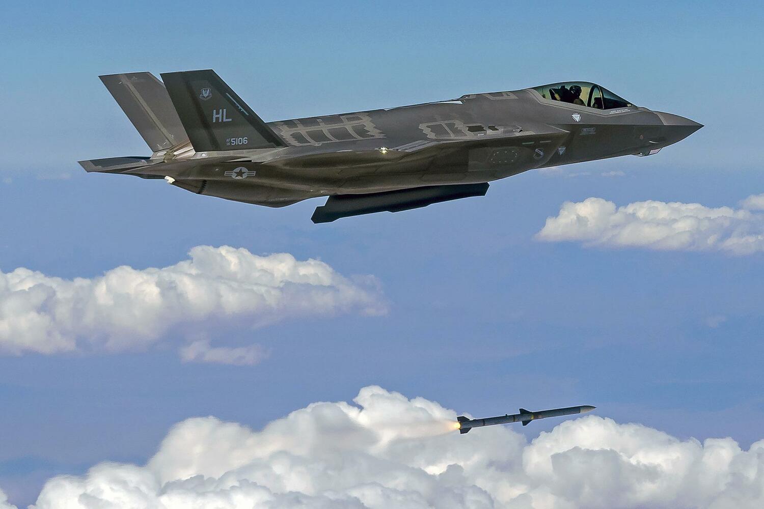 Americký bojový letoun F-35 Lightning.