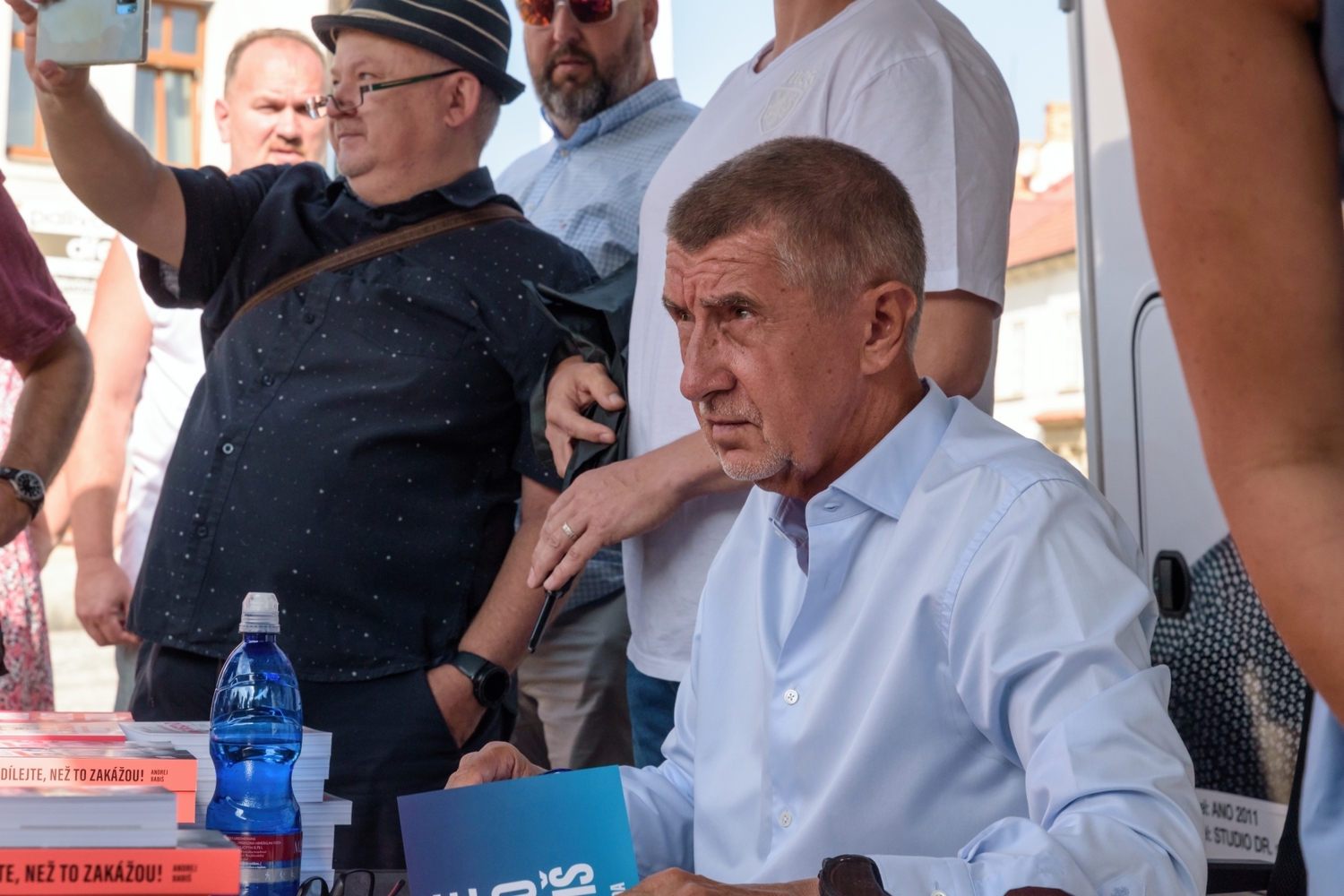 Předseda hnutí ANO a bývalý premiér ČR Andrej Babiš při setkání s občany.