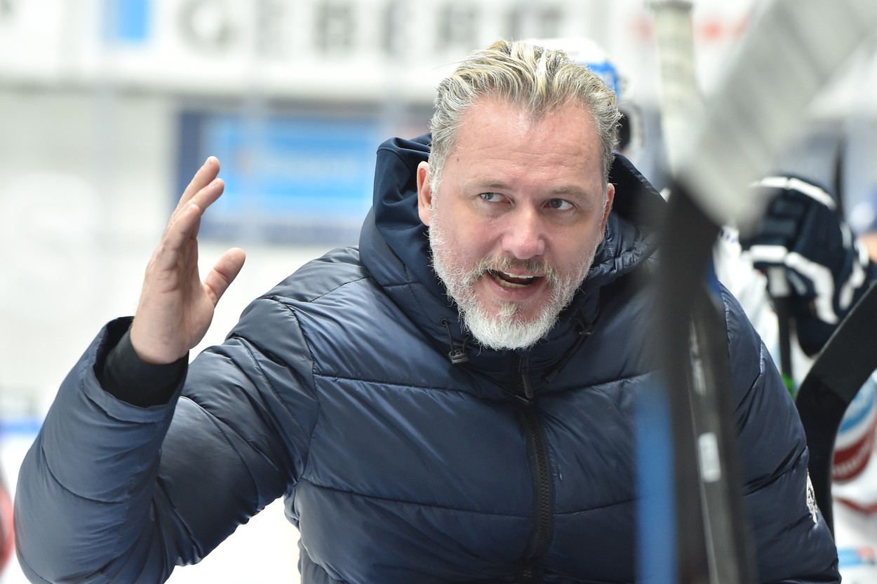 Hokejová Plzeň odvolala po nevydařeném startu do extraligové sezony hlavní trenéry Václava Baďoučka a Miloše Říhu (na snímku z 5. listopadu 2021) . Hokejová Plzeň odvolala po nevydařeném startu do extraligové sezony hlavní trenéry Václava Baďoučka a Miloše Říhu (na snímku z 5. listopadu 2021) .