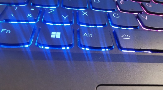 Recenze Lenovo Legion 5 Pro, výkonného notebooku s Intel Core i7 a GeForce RTX 3070 Ti.