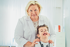 Zakladatelka a primářka Neurorehabilitační kliniky AXON Jarmila Zipserová. Zakladatelka a primářka Neurorehabilitační kliniky AXON Jarmila Zipserová.