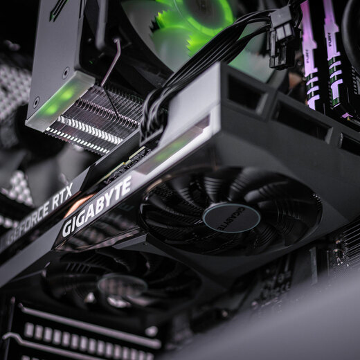 Herní počítače pod stromečkem potěší každého hráče.